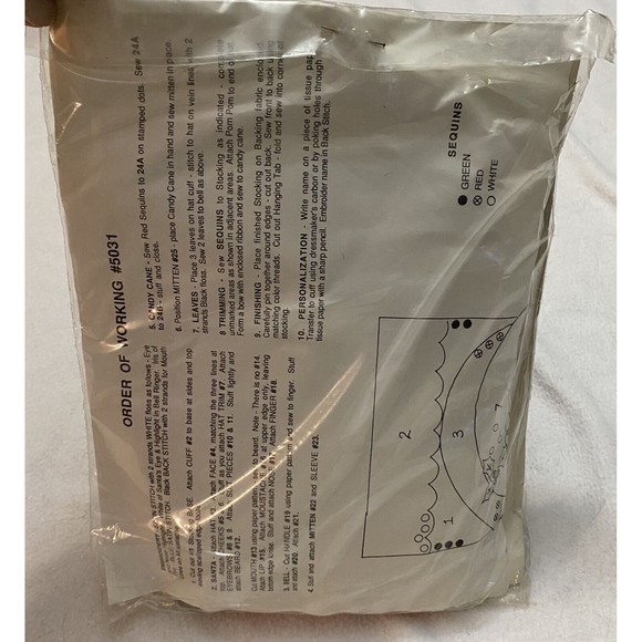 Design Works #5031 Santa Felt Stocking Craft Kit Winking Face Bell Cane NOS Open - Picture 4 of 4